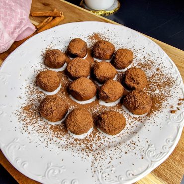 5-Ingredient Low-Carb Chocolate Truffles